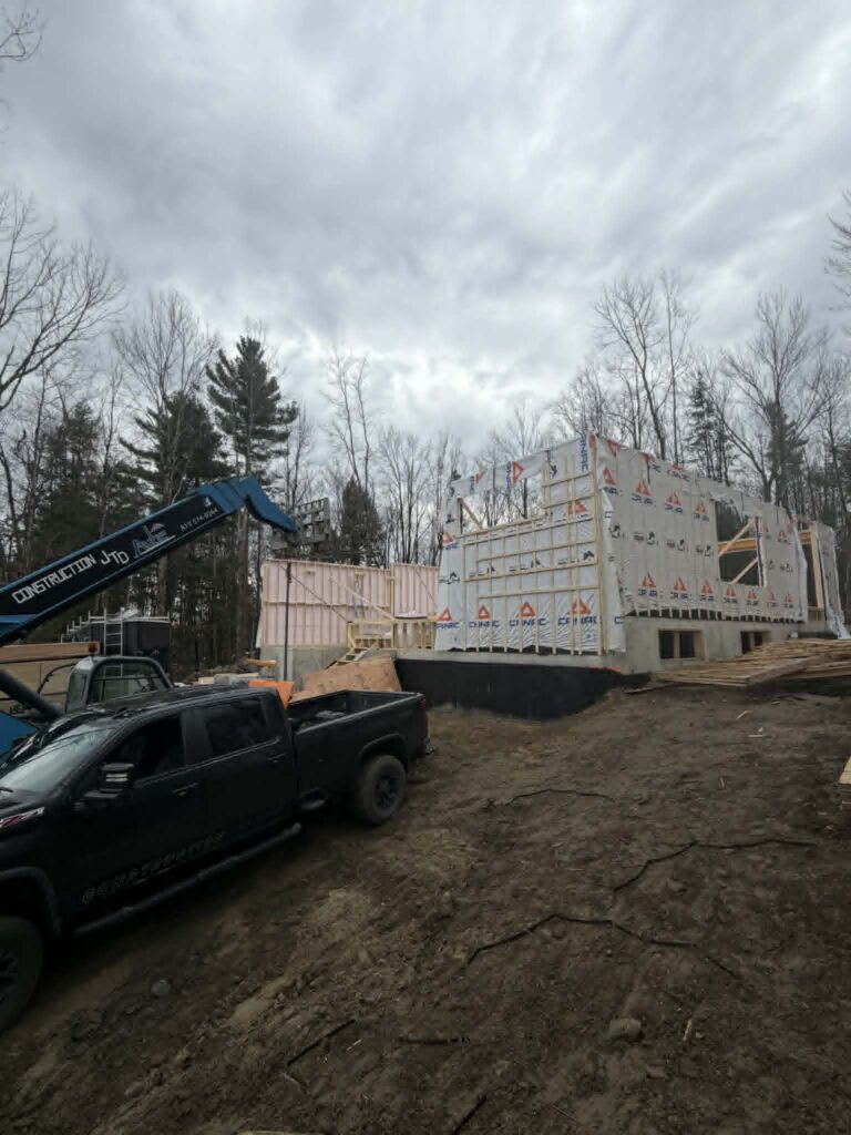 Chantier construction maison unifamiliale neuve dans les environs d'Orford pour notre client RPLH (U30)